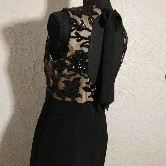 Vince camuto sequin crepe column Gown. - Picture 12 of 16